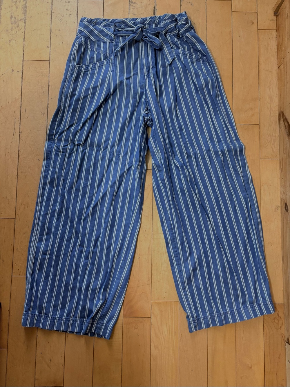 American Eagle Outfitters Blue and White Striped Tie-Front pants Size 12